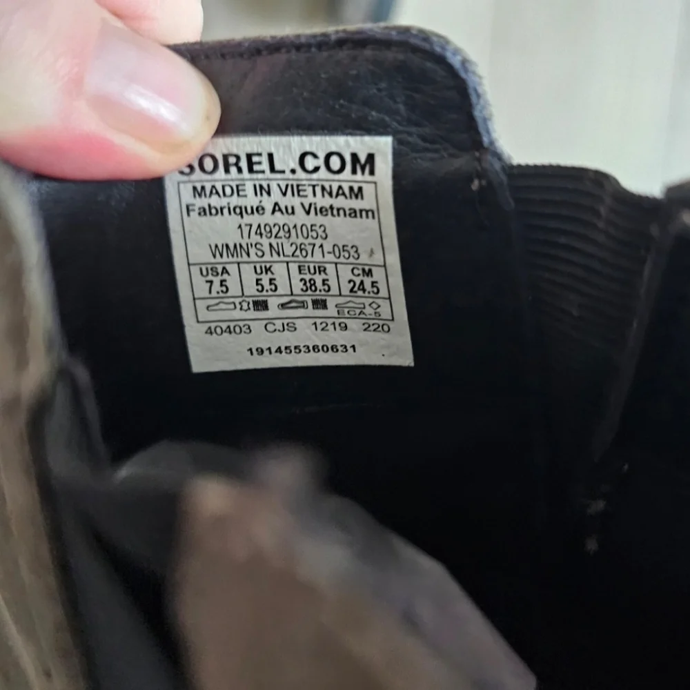 Sorel Women's Emelie Chelsea Bootie Size 7.5